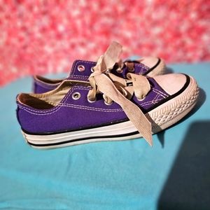 Size 11 (little girls) Converse All Stars
